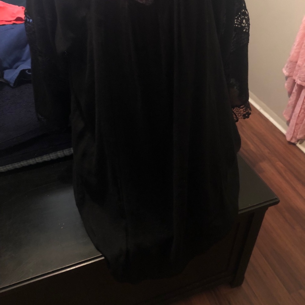 Avenue black / lace dress